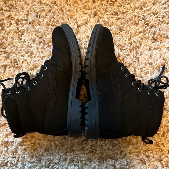 Kids Fila Suede Workboots - Picture 6 of 13